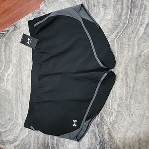 NWT Women's Plus size 3XL Under Armour running shorts